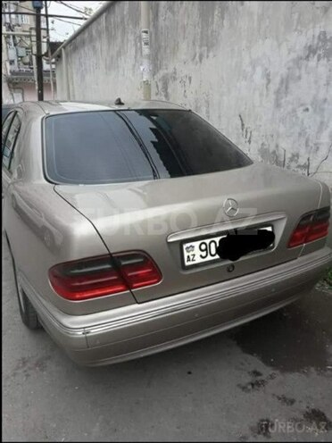 Mercedes E 240 2000, 325,000 km - 2.4 l - Bakı