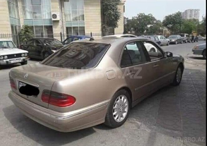 Mercedes E 240 2000, 325,000 km - 2.4 l - Bakı