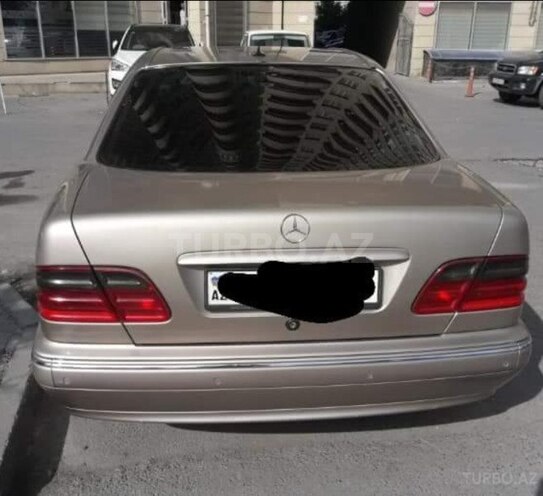 Mercedes E 240 2000, 325,000 km - 2.4 l - Bakı