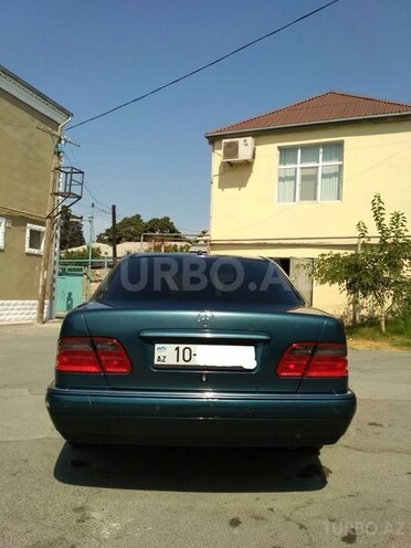 Mercedes E 240 1998, 280,000 km - 2.4 l - Bakı