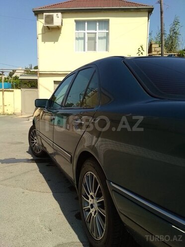 Mercedes E 240 1998, 280,000 km - 2.4 l - Bakı