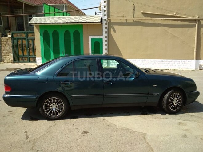 Mercedes E 240 1998, 280,000 km - 2.4 l - Bakı