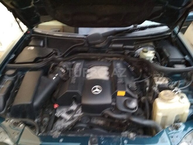 Mercedes E 240 1998, 280,000 km - 2.4 l - Bakı