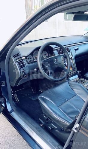 Mercedes E 240 2000, 244,300 km - 2.6 l - Bakı