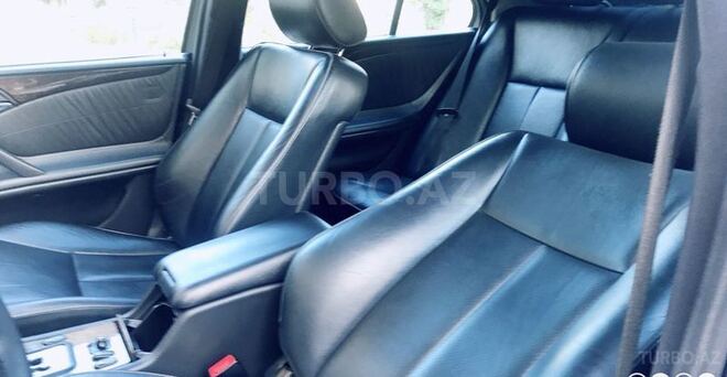 Mercedes E 240 2000, 244,300 km - 2.6 l - Bakı