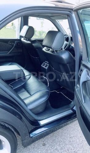 Mercedes E 240 2000, 244,300 km - 2.6 l - Bakı