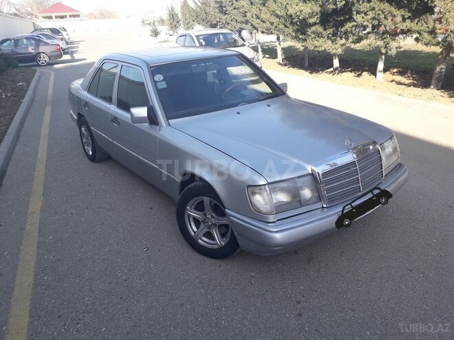 Mercedes E 230 1992, 214,000 km - 2.3 l - Sumqayıt