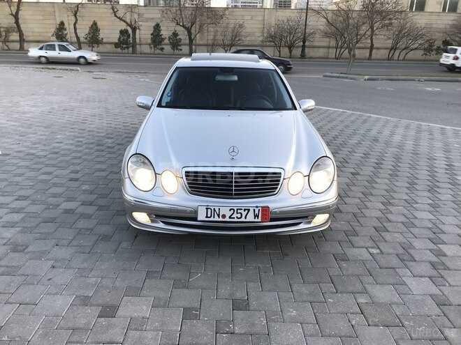 Mercedes E 240 2002, 220,800 km - 2.6 л - Bakı