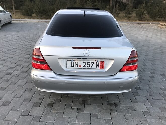 Mercedes E 240 2002, 220,800 km - 2.6 л - Bakı