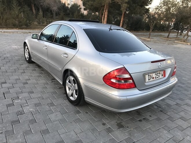 Mercedes E 240 2002, 220,800 km - 2.6 л - Bakı