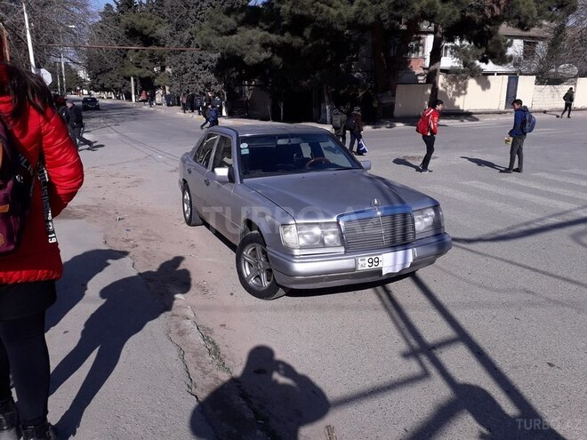 Mercedes E 200 1992, 234,000 km - 2.0 l - Sumqayıt