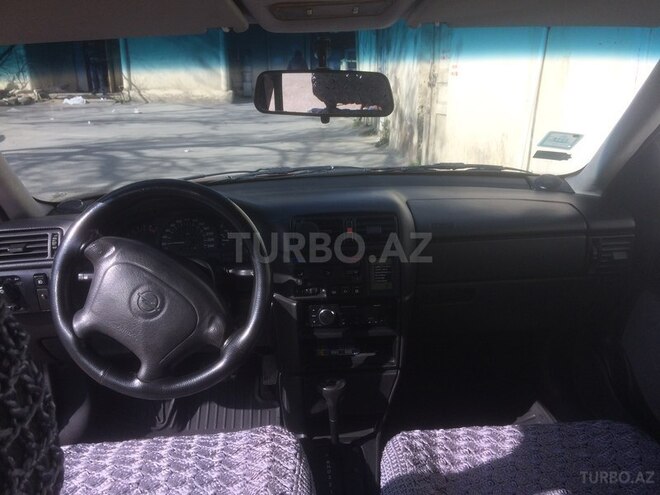 Opel Vectra 1994, 315,000 km - 2.0 л - Bakı