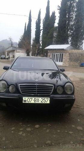 Mercedes E 270 2000, 230,000 km - 2.7 l - Astara