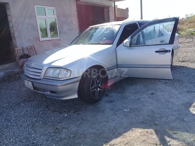 Mercedes C 230 2000, 175,000 km - 2.3 l - Beyləqan