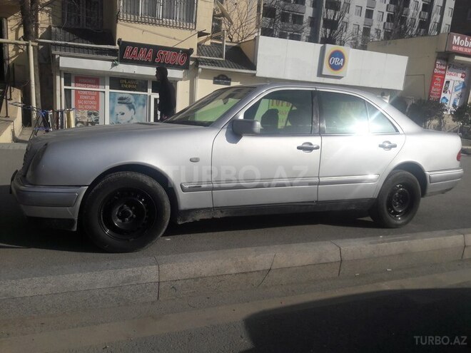 Mercedes E 230 1996, 250,000 km - 2.3 l - Bakı