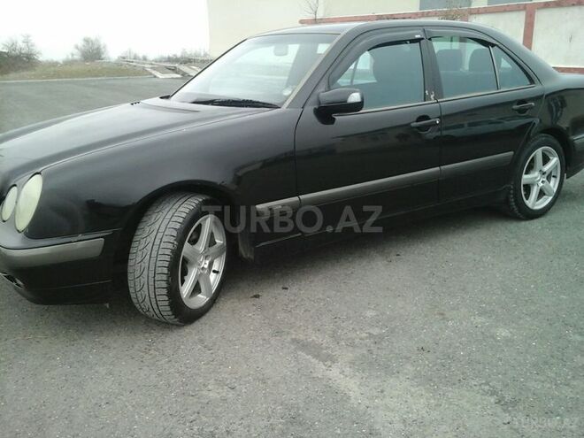 Mercedes E 220 2001, 342,000 km - 2.2 л - Qəbələ
