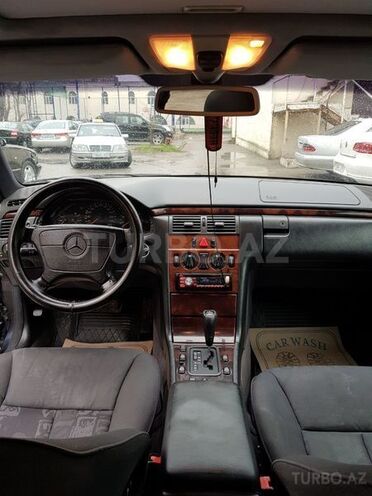 Mercedes E 230 1997, 350,000 km - 2.3 l - Bakı
