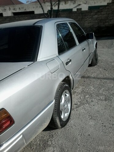 Mercedes E 230 1990, 325,123 km - 2.3 л - Xırdalan