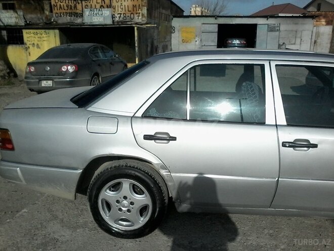 Mercedes E 230 1990, 325,123 km - 2.3 л - Xırdalan