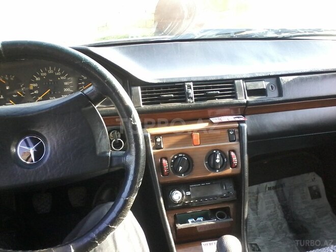 Mercedes E 230 1990, 325,123 km - 2.3 л - Xırdalan