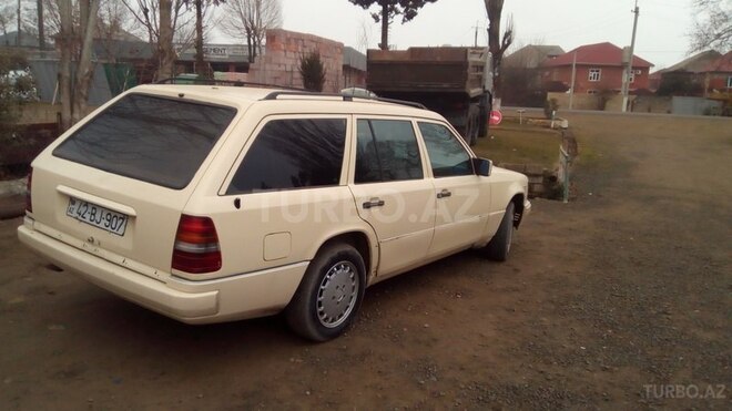 Mercedes E 250 1994, 440,000 km - 2.5 л - Lənkəran