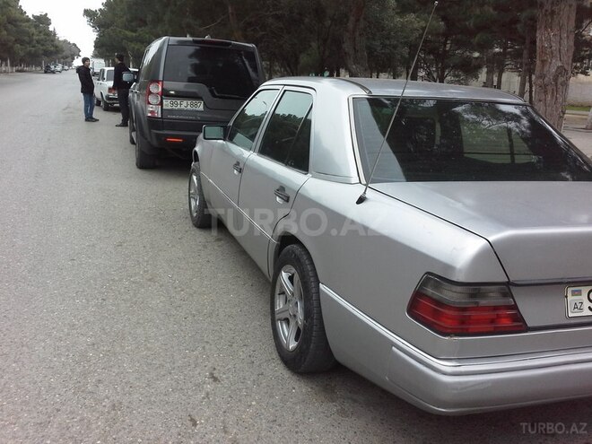 Mercedes E 200 1992, 250,000 km - 0.2 l - Sumqayıt
