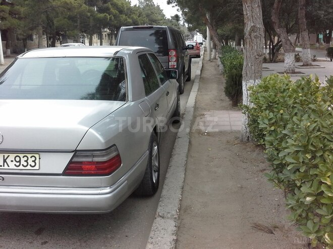 Mercedes E 200 1992, 250,000 km - 0.2 l - Sumqayıt
