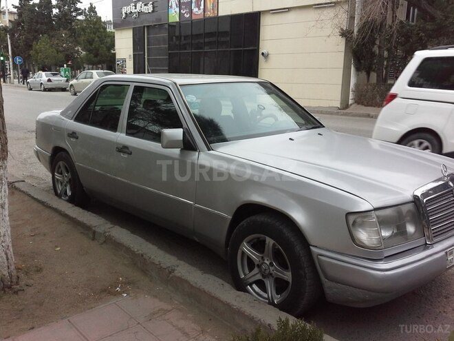 Mercedes E 200 1992, 250,000 km - 0.2 l - Sumqayıt