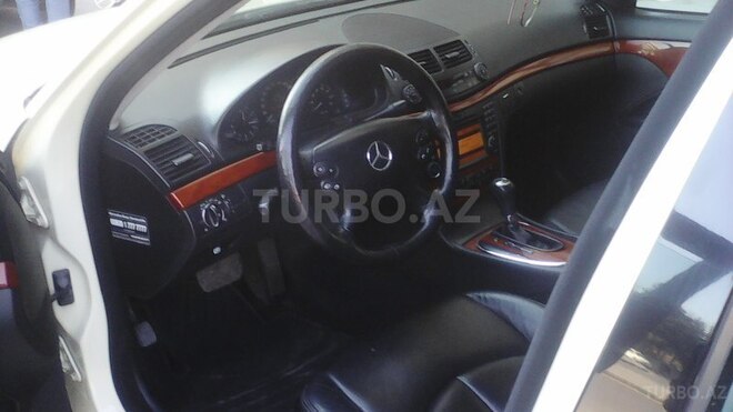 Mercedes E 200 2009, 213,700 km - 1.8 l - Bakı