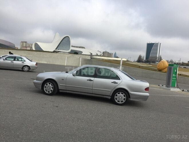 Mercedes E 230 1996, 312,000 km - 2.3 l - Bakı