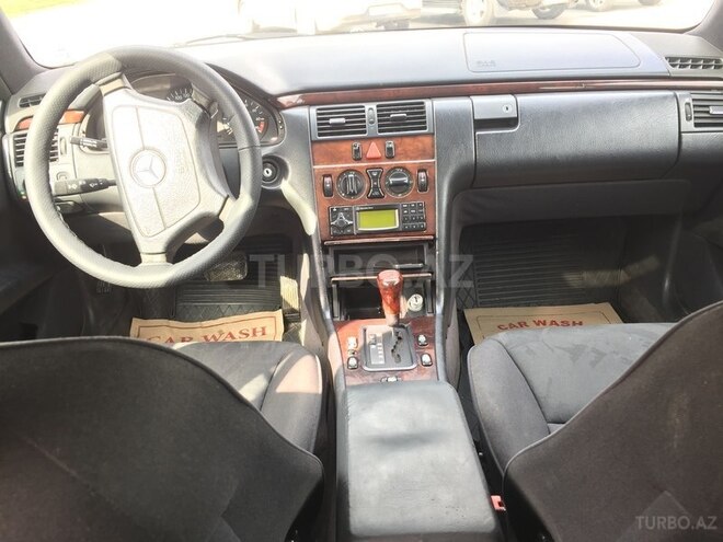 Mercedes E 230 1996, 312,000 km - 2.3 l - Bakı