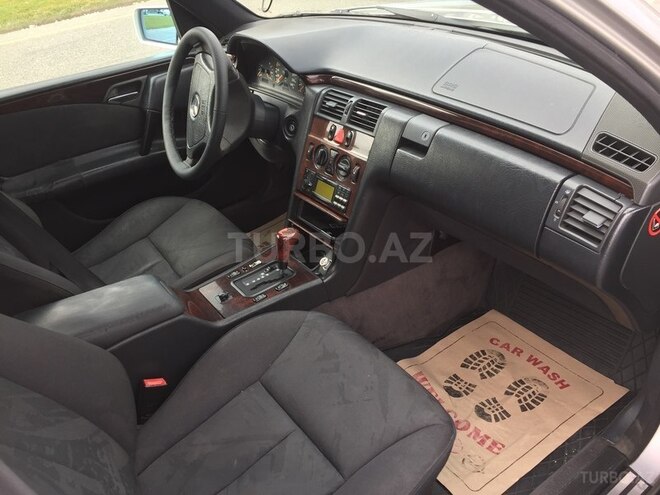Mercedes E 230 1996, 312,000 km - 2.3 l - Bakı