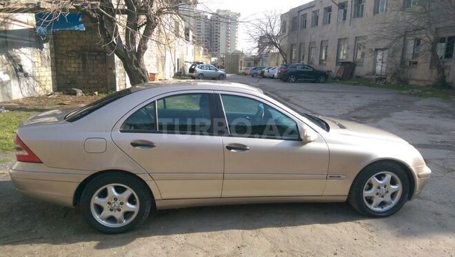 Mercedes C 200 2000, 254,369 km - 2.0 l - Bakı