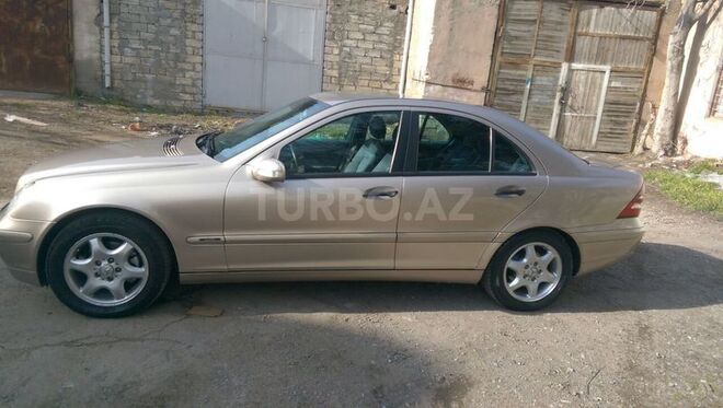 Mercedes C 200 2000, 254,369 km - 2.0 l - Bakı