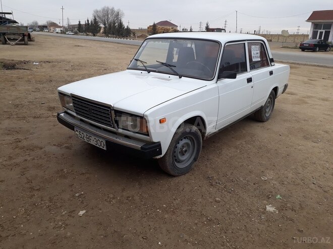 LADA (VAZ) 2107 2008, 200,000 km - 1.6 l - Salyan