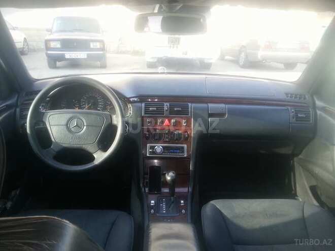 Mercedes E 280 1996, 310,000 km - 2.8 l - Bakı