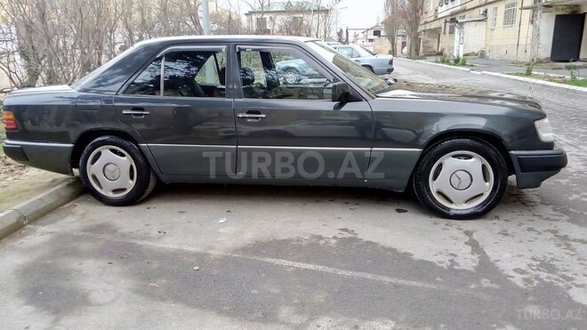 Mercedes E 230 1991, 375,000 km - 0.2 l - Bakı