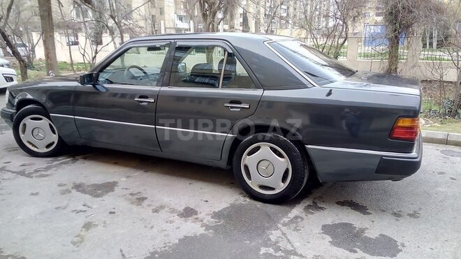 Mercedes E 230 1991, 375,000 km - 0.2 l - Bakı