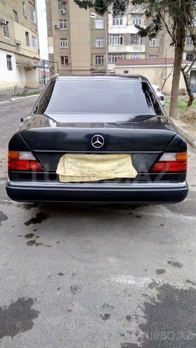 Mercedes E 230 1991, 375,000 km - 0.2 l - Bakı