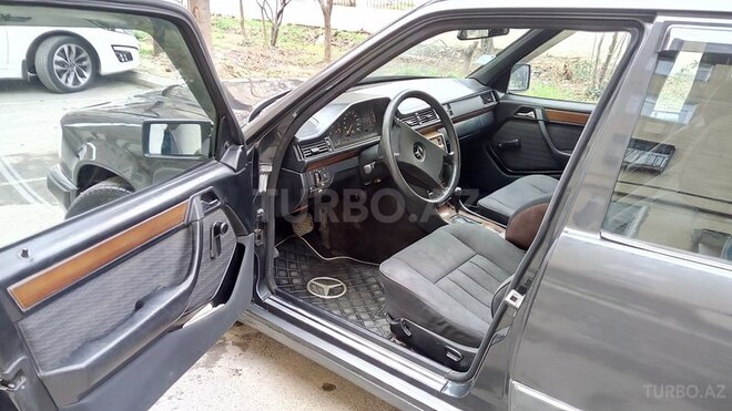 Mercedes E 230 1991, 375,000 km - 0.2 l - Bakı