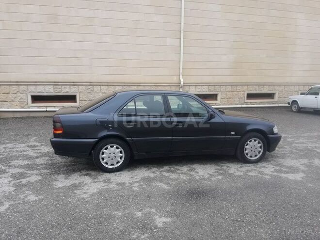 Mercedes C 220 1999, 725,000 km - 2.2 l - Şamaxı