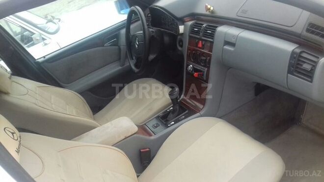 Mercedes E 220 1995, 250,000 km - 2.2 l - Gəncə