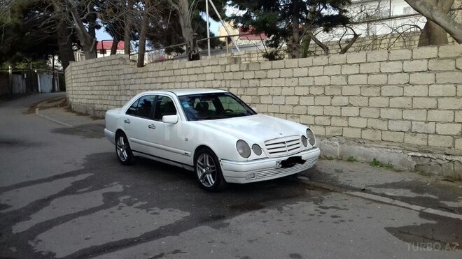 Mercedes E 220 1995, 250,000 km - 2.2 l - Gəncə