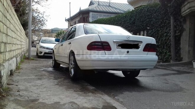 Mercedes E 220 1995, 250,000 km - 2.2 l - Gəncə