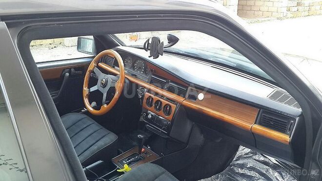 Mercedes 190 1991, 296,431 km - 1.8 l - Şamaxı