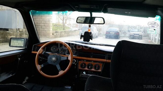 Mercedes 190 1991, 296,431 km - 1.8 l - Şamaxı