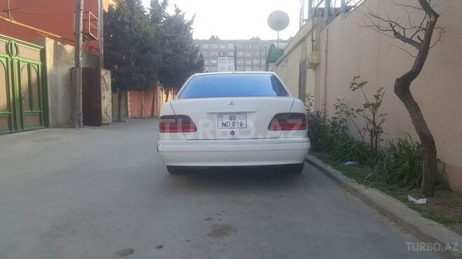 Mercedes E 320 2000, 177,000 km - 3.2 l - Bakı