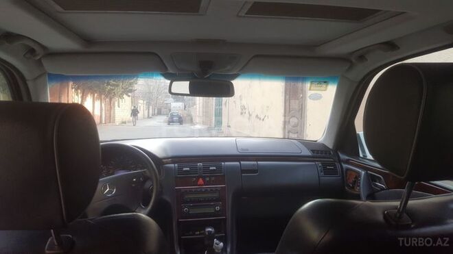 Mercedes E 320 2000, 177,000 km - 3.2 l - Bakı