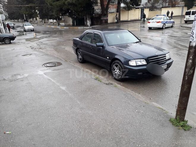 Mercedes C 180 1997, 298,000 km - 1.8 l - Sumqayıt