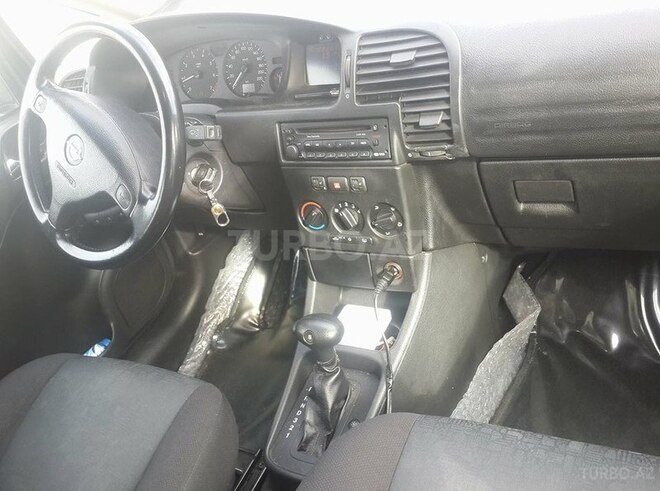 Opel Zafira 2001, 166,000 km - 1.8 l - Ucar
